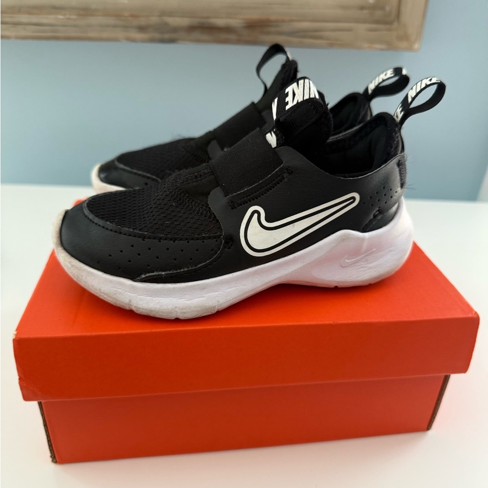 Shoes/rainboot bundle - Picture 2 of 10